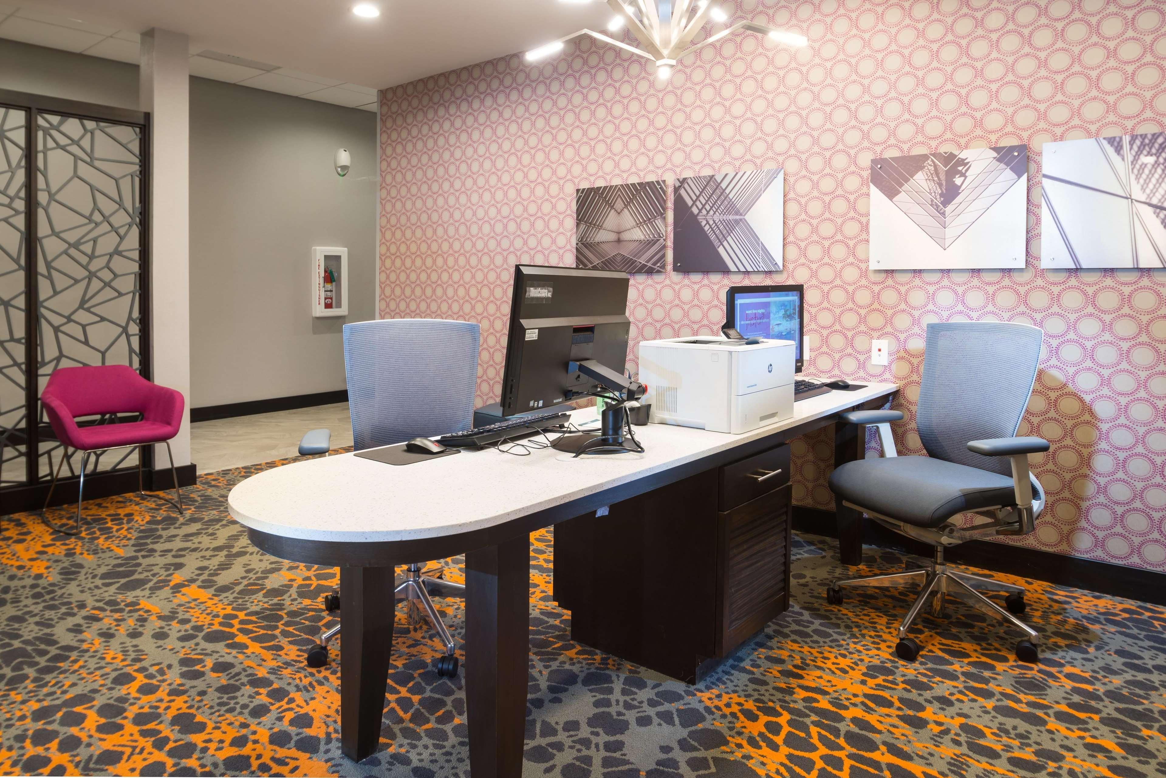 Hotel Homewood By Hilton Tulsa
